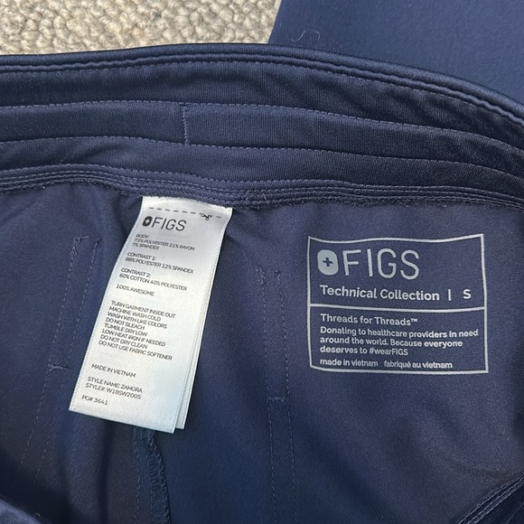 FIGS Women’s Zamora Jogger Scrub Pant. Size Small. Regular length. Navy Color. - Picture 4 of 5
